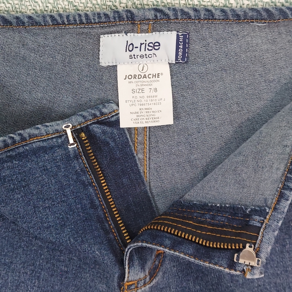 Vintage Jordache Flared Jeans With Decorative Stiching. - Picture 4 of 10
